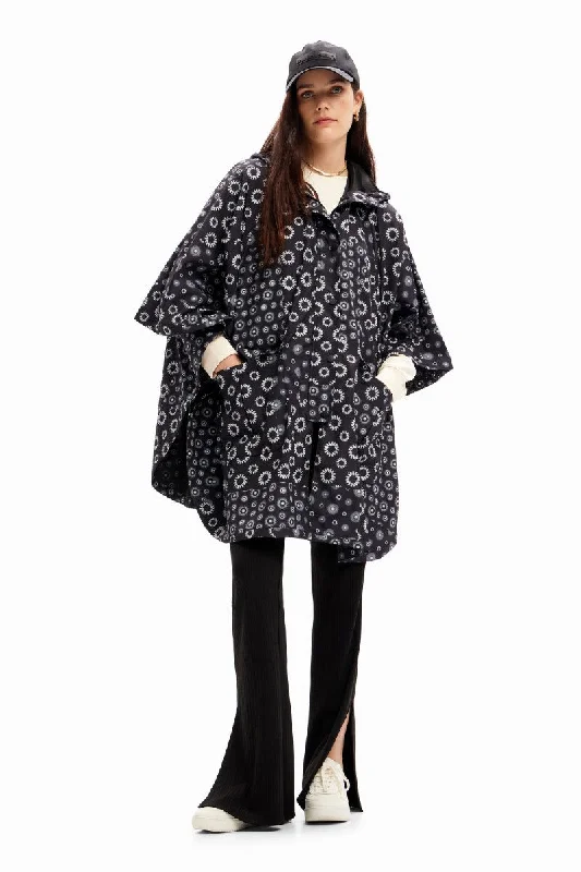 Geometric Hooded Raincoat in Negro 23WAIA28 by Desigual